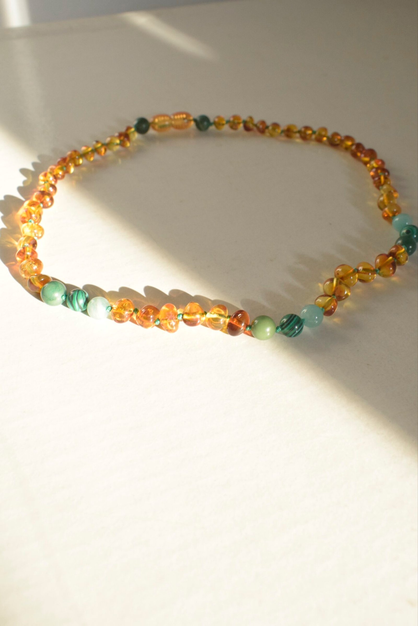 Collar ambar Cognac Claro, Malaquita, Amazonita y Jade Africano.