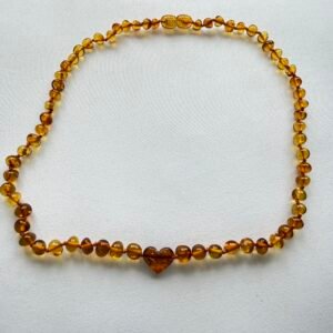 Collar Ambar Cognac y Dije Corazón